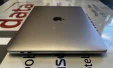 apple_macbook_pro_13_touch-bar_b_04.JPEG